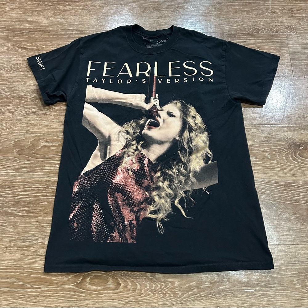 Taylor Swift Fearless Shirt Taylor’s Version Medium Black Tour Concert